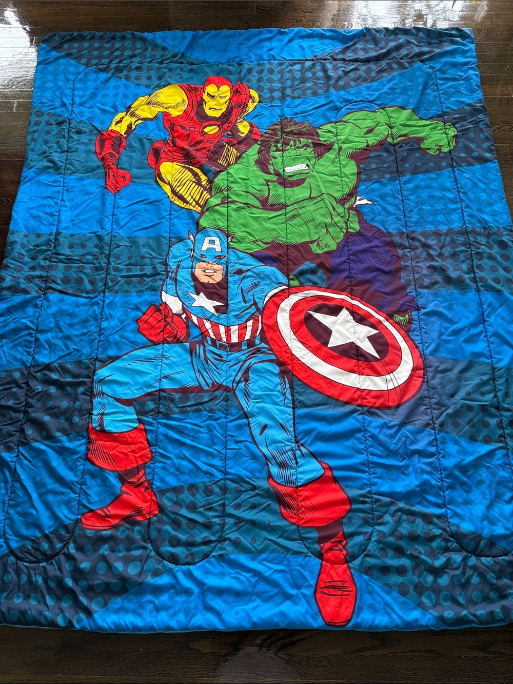 Marvel Comics Avengers Hulk Iron Man Captain America Twin Comforter & Sheet Set